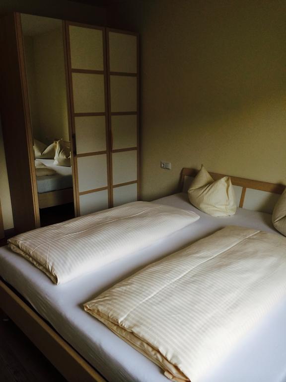 Apartments Clara ガルミッシュ・パルテンキルヒェン 部屋 写真